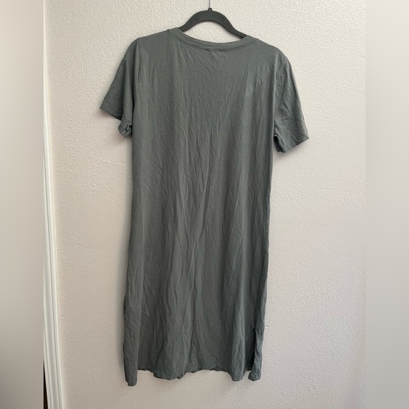 J Crew Midi Henley Knit T-shirt dress
Size Medium - Picture 6 of 10